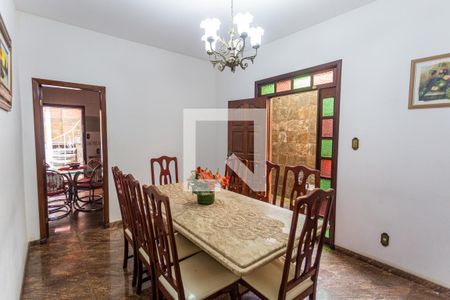 Casa à venda com 280m², 6 quartos e 3 vagas Casa à venda com 280m², 6 quartos e 3 vagasCopa