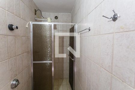 Casa à venda com 280m², 6 quartos e 3 vagas Casa à venda com 280m², 6 quartos e 3 vagasBanheiro da Suíte 2 na Casa dos Fundos