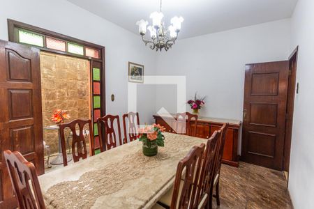 Casa à venda com 280m², 6 quartos e 3 vagas Casa à venda com 280m², 6 quartos e 3 vagasCopa