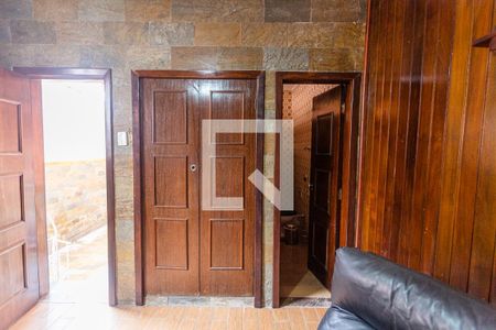 Casa à venda com 280m², 6 quartos e 3 vagas Casa à venda com 280m², 6 quartos e 3 vagasArmário da Suíte 3 na Casa dos Fundos