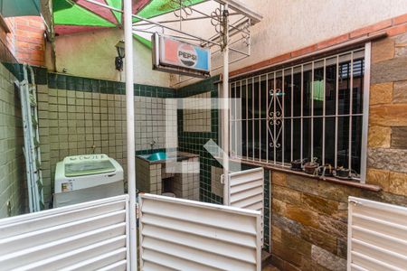 Casa à venda com 280m², 6 quartos e 3 vagas Casa à venda com 280m², 6 quartos e 3 vagasÁrea de Serviço