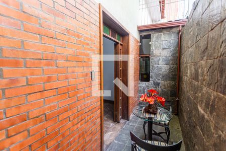 Casa à venda com 280m², 6 quartos e 3 vagas Casa à venda com 280m², 6 quartos e 3 vagasCopa