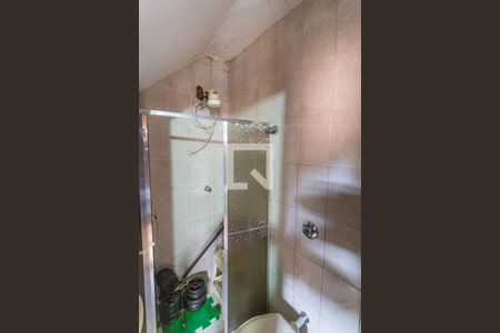 Casa à venda com 280m², 6 quartos e 3 vagas Casa à venda com 280m², 6 quartos e 3 vagasBanheiro da Suíte 4 na Casa dos Fundos