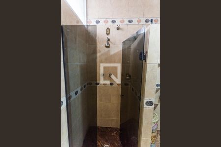 Casa à venda com 280m², 6 quartos e 3 vagas Casa à venda com 280m², 6 quartos e 3 vagasBanheiro Social