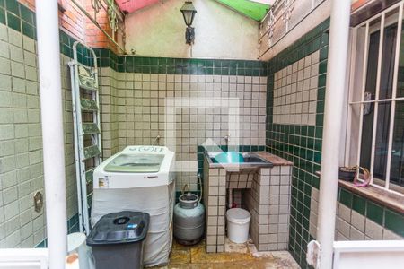 Casa à venda com 280m², 6 quartos e 3 vagas Casa à venda com 280m², 6 quartos e 3 vagasÁrea de Serviço