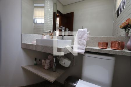 Casa à venda com 286m², 4 quartos e 4 vagasBanheiro Social