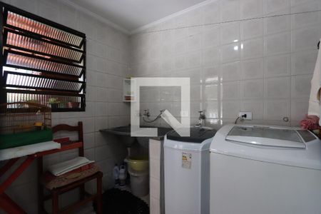 Casa à venda com 286m², 4 quartos e 4 vagasLavanderia