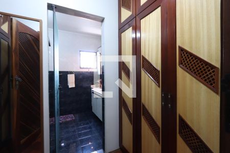 Casa à venda com 286m², 4 quartos e 4 vagasCloset da suíte