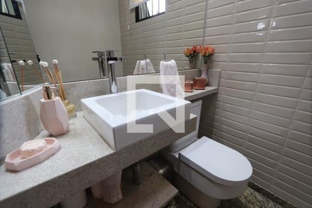 Casa à venda com 286m², 4 quartos e 4 vagasBanheiro Social