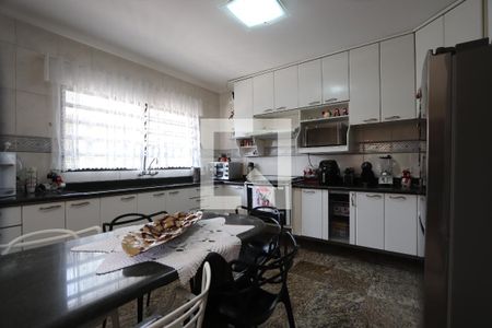 Casa à venda com 286m², 4 quartos e 4 vagasCozinha