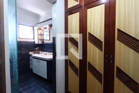 Casa à venda com 286m², 4 quartos e 4 vagasCloset da suíte