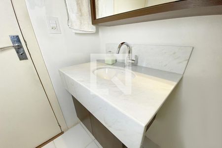 Banheiro de apartamento para alugar com 1 quarto, 960m² em Centro, São Leopoldo