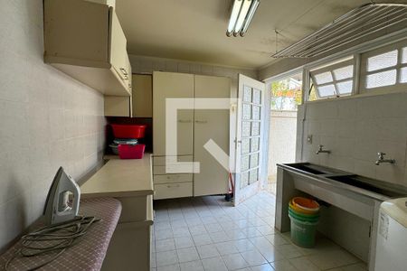 Casa de condomínio à venda com 600m², 4 quartos e 4 vagasÁrea de Serviço