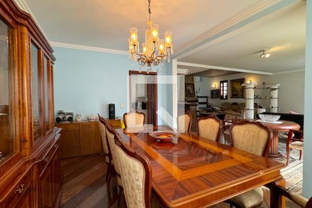 Casa de condomínio à venda com 600m², 4 quartos e 4 vagasSala de Jantar