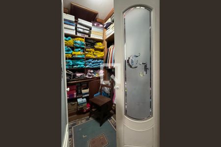 Casa de condomínio à venda com 600m², 4 quartos e 4 vagasCloset da suíte 1