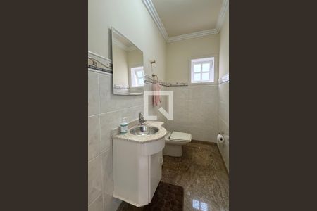 Casa de condomínio à venda com 600m², 4 quartos e 4 vagasLavabo