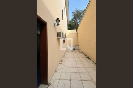 Casa de condomínio à venda com 600m², 4 quartos e 4 vagasCorredor