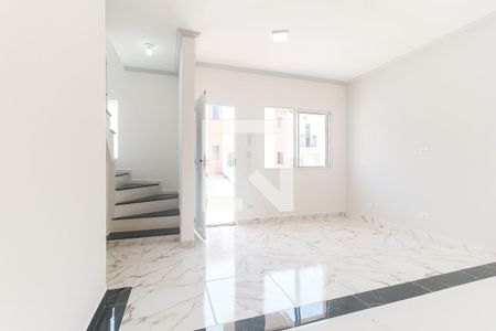 Sala de casa de condomínio para alugar com 2 quartos, 64m² em Vila Áurea, Poá