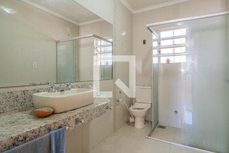 Casa à venda com 310m², 3 quartos e 3 vagasBanheiro da Suíte