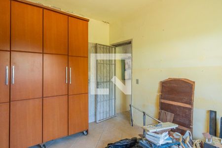 Casa à venda com 310m², 3 quartos e 3 vagasQuarto casa fundos