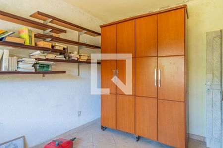 Casa à venda com 310m², 3 quartos e 3 vagasQuarto casa fundos