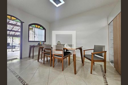 Casa à venda com 145m², 4 quartos e 3 vagas