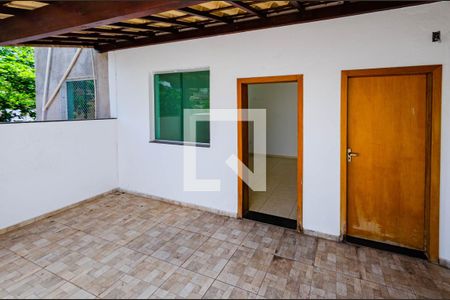 Casa para alugar com 110m², 3 quartos e sem vagaÁrea externa