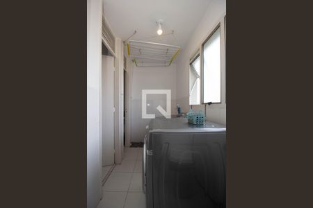 Apartamento à venda com 105m², 3 quartos e 1 vagaÁrea de Serviço