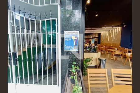 Apartamento à venda com 38m², 1 quarto e sem vagaFachada com cartaz QA