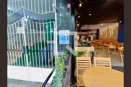 Apartamento à venda com 38m², 1 quarto e sem vagaFachada com cartaz QA