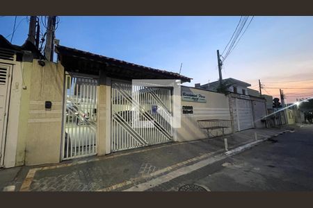 Casa de condomínio à venda com 65m², 2 quartos e 1 vagaFachada