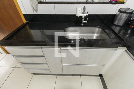 Casa de condomínio à venda com 65m², 2 quartos e 1 vagaCozinha