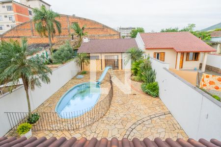 Casa à venda com 272m², 4 quartos e 3 vagasQuintal