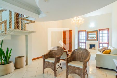 Casa à venda com 272m², 4 quartos e 3 vagasSala