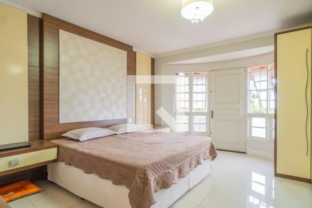 Casa à venda com 272m², 4 quartos e 3 vagasQuarto 2 - Suíte
