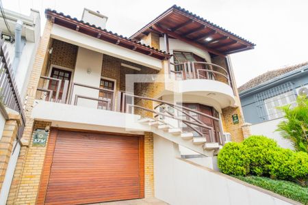 Casa à venda com 272m², 4 quartos e 3 vagasFachada