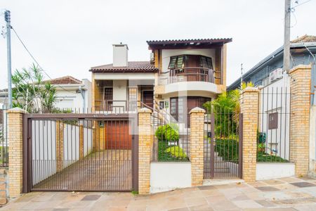 Casa à venda com 272m², 4 quartos e 3 vagasFachada