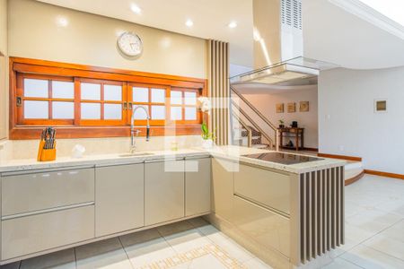 Casa à venda com 272m², 4 quartos e 3 vagasCozinha e Área de Serviço