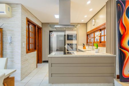 Casa à venda com 272m², 4 quartos e 3 vagasCozinha e Área de Serviço