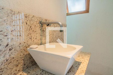 Casa à venda com 272m², 4 quartos e 3 vagasBanheiro Social 2