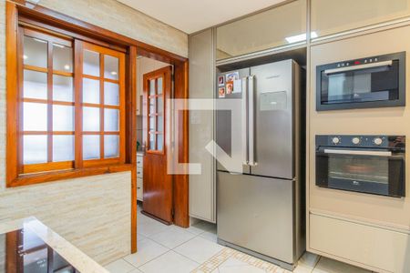 Casa à venda com 272m², 4 quartos e 3 vagasCozinha e Área de Serviço