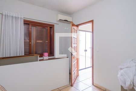 Casa à venda com 272m², 4 quartos e 3 vagasQuarto de Serviço