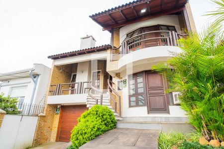 Casa à venda com 272m², 4 quartos e 3 vagasFachada