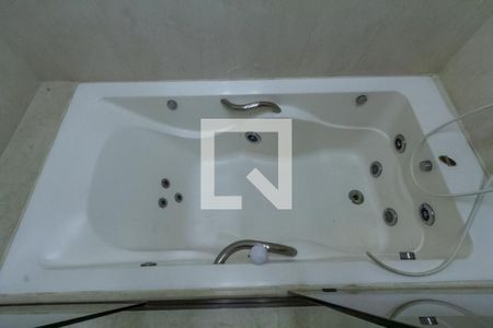 Casa à venda com 200m², 3 quartos e 3 vagasBanheiro 1