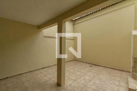Casa à venda com 200m², 3 quartos e 3 vagasQuintal 2