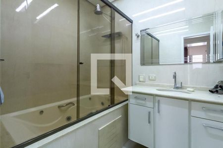 Casa à venda com 200m², 3 quartos e 3 vagasBanheiro 1