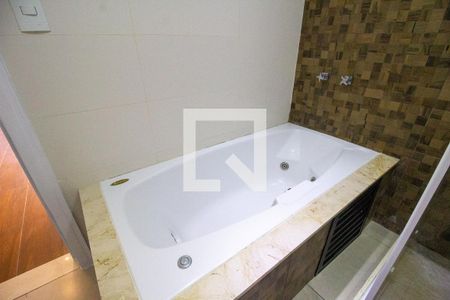 Apartamento à venda com 172m², 4 quartos e 2 vagas Apartamento à venda com 172m², 4 quartos e 2 vagasBanheiro da Suíte