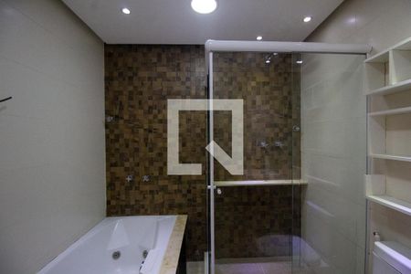 Apartamento à venda com 172m², 4 quartos e 2 vagas Apartamento à venda com 172m², 4 quartos e 2 vagasBanheiro da Suíte