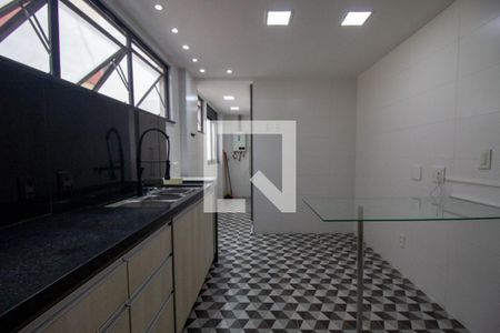 Apartamento à venda com 172m², 4 quartos e 2 vagas Apartamento à venda com 172m², 4 quartos e 2 vagasCozinha e Área de Serviço