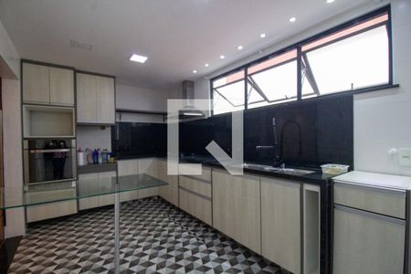 Apartamento à venda com 172m², 4 quartos e 2 vagas Apartamento à venda com 172m², 4 quartos e 2 vagasCozinha e Área de Serviço